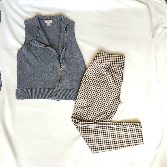 Ann Taylor Loft, Grey sweater vest, size Large - Picture 5 of 5